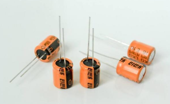 「NIPPON CHEMI-CON」電解電容極性接錯(cuò)會(huì)爆炸，如何避免？